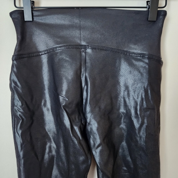 SPANX | Faux Leather High Waisted Leggings in Black - Size M Petite - Picture 5 of 8
